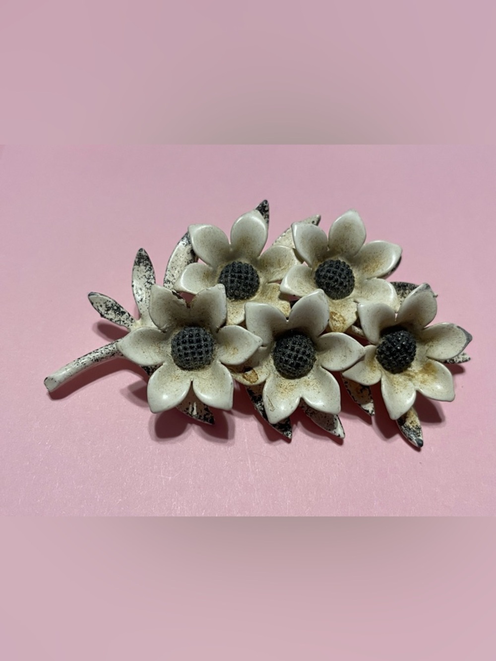 Vintage Costume Enamel Flower Brooch #9331 💎